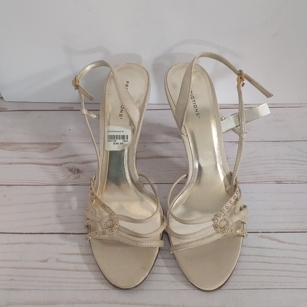 👠👠👠beige sandals by predictions